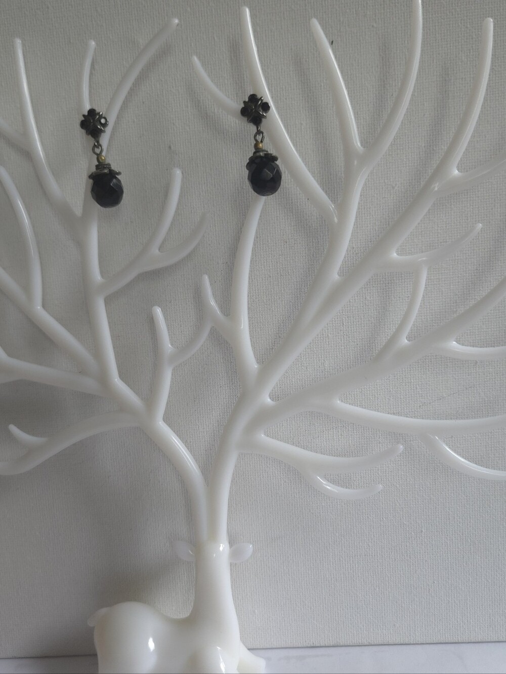 Vintage Style Black Faceted Glass Drop Pierced Earrings Silver-Tone Antique